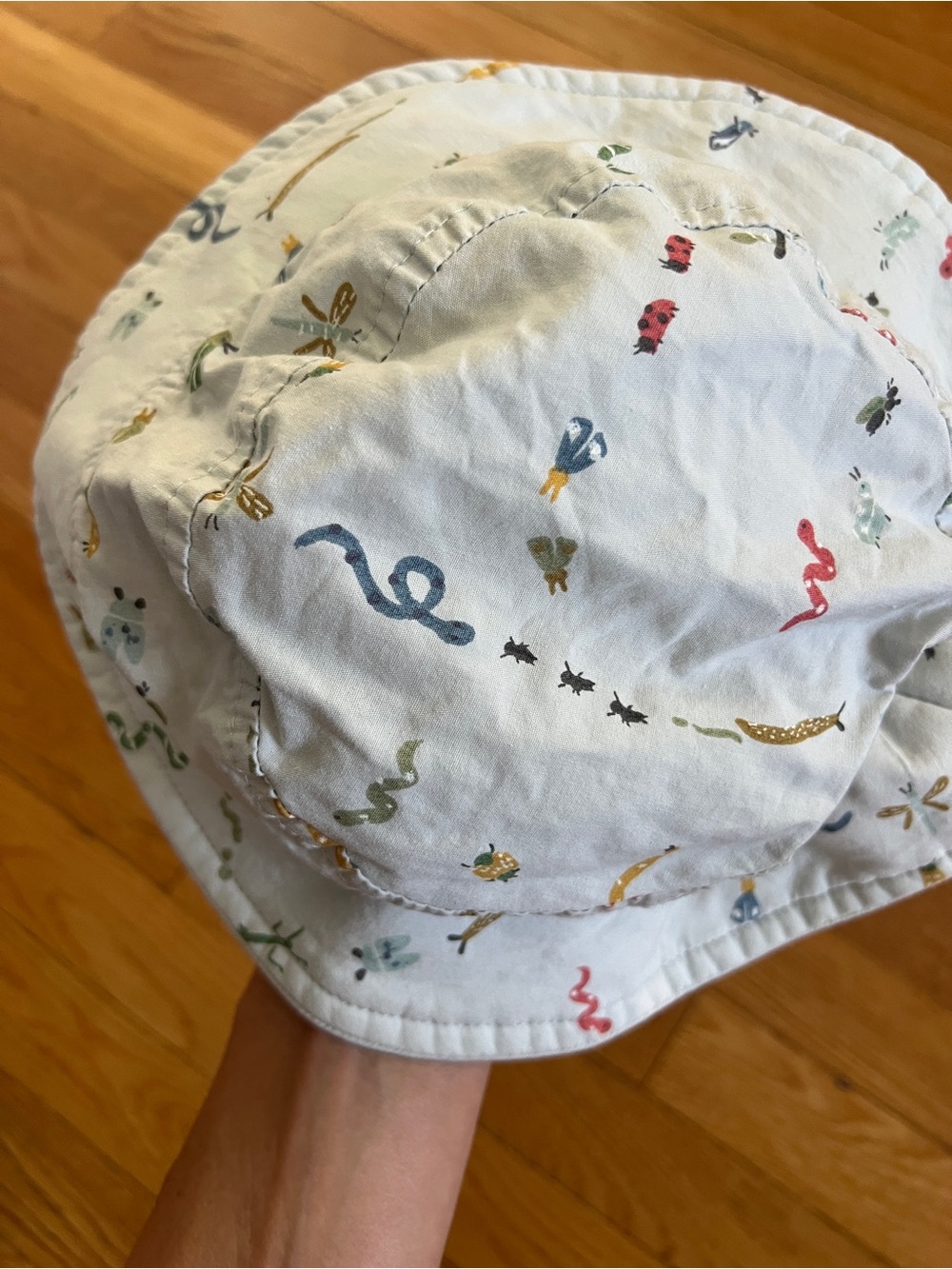 Pehr crawling critters baby bucket hat bug print 0-6m NWOT rare